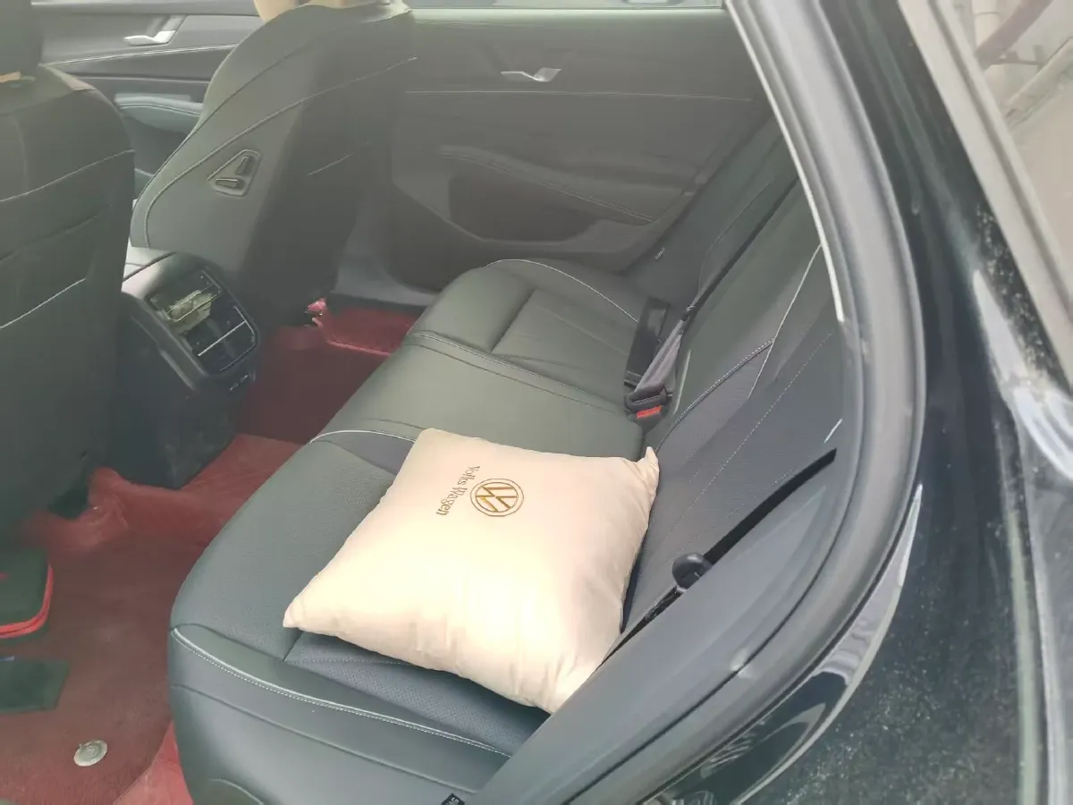 2025 Volkswagen Passat 2.0T 220HP L4 7DCT,autocango,china used car exporter,china ev exporter,chinese used car exporter,chinese used ev exporter