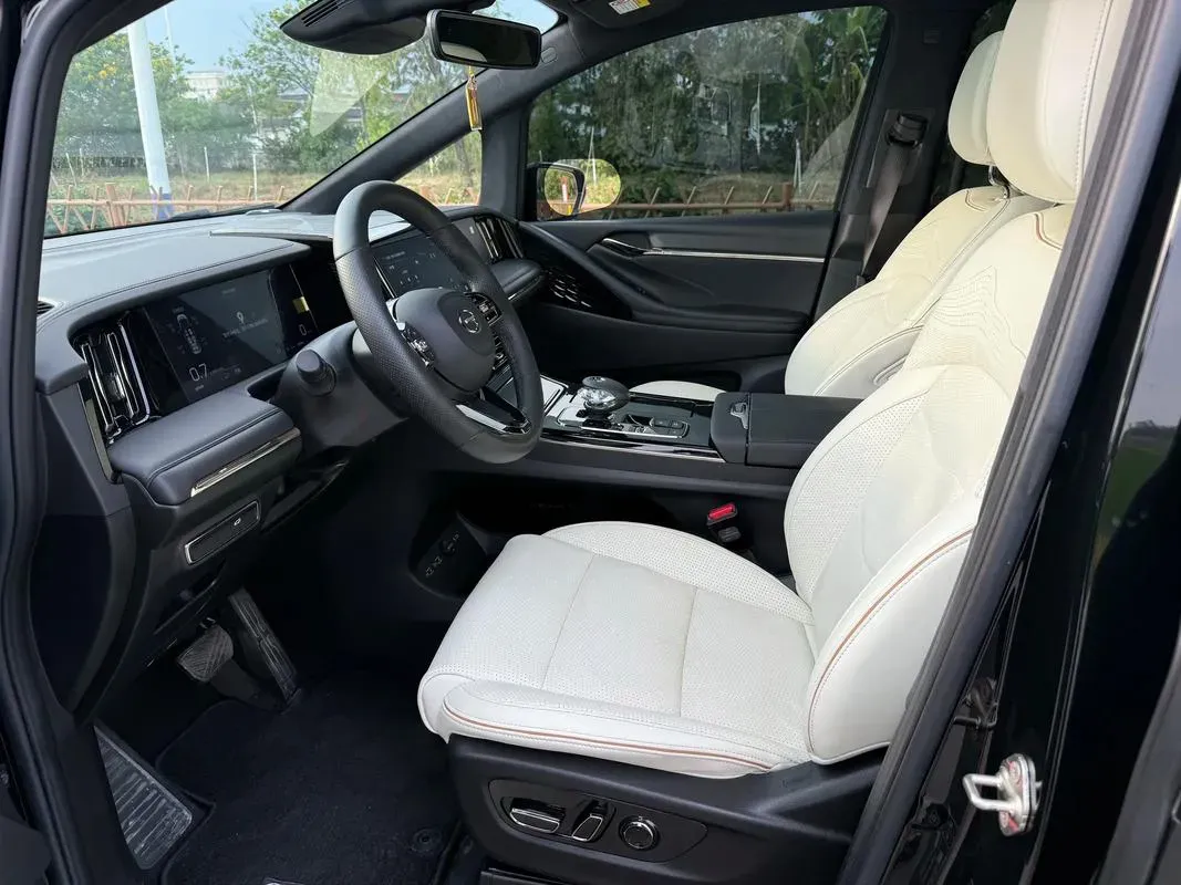 2023 GAC Trumpchi M8 2.0T 252HP L4 8AT,autocango,china used car exporter,china ev exporter,chinese used car exporter,chinese used ev exporter