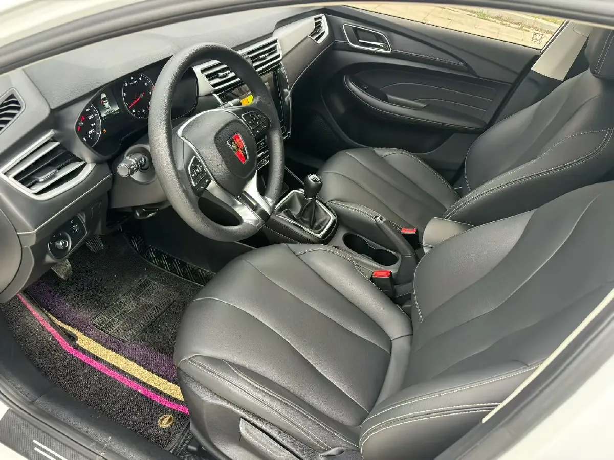 2020 Roewe i5 1.5L 120HP L4 5MT,autocango,china used car exporter,china ev exporter,chinese used car exporter,chinese used ev exporter