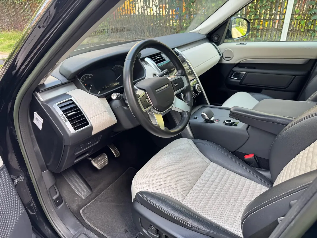 2021 Land Rover Discovery 3.0T 360HP L6 8AT,autocango,china used car exporter,china ev exporter,chinese used car exporter,chinese used ev exporter