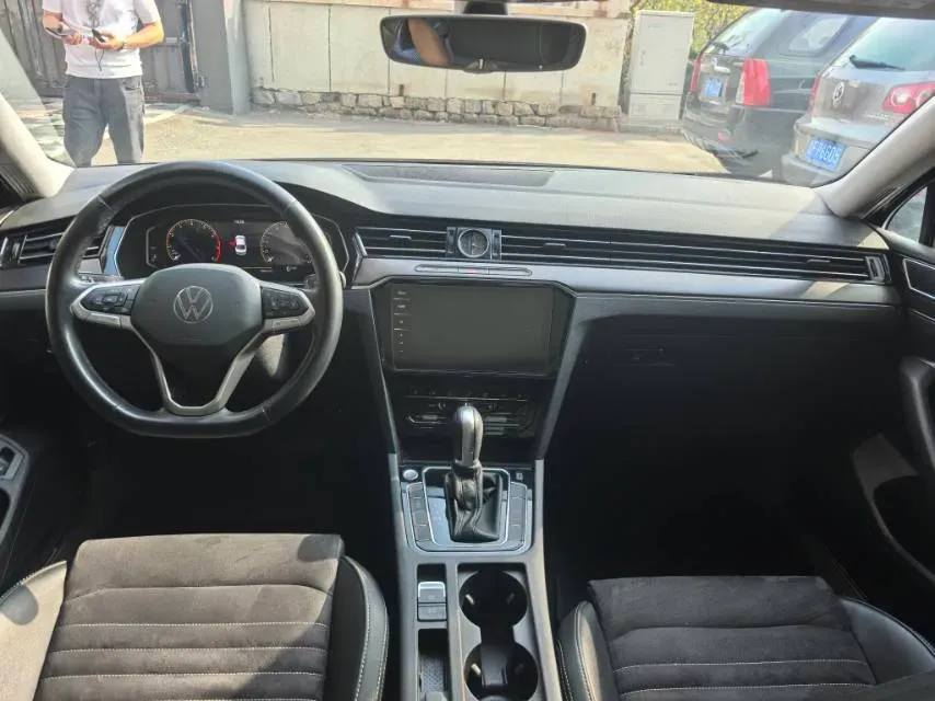 2020 Volkswagen Magotan 2.0T 186HP L4 7DCT,autocango,china used car exporter,china ev exporter,chinese used car exporter,chinese used ev exporter