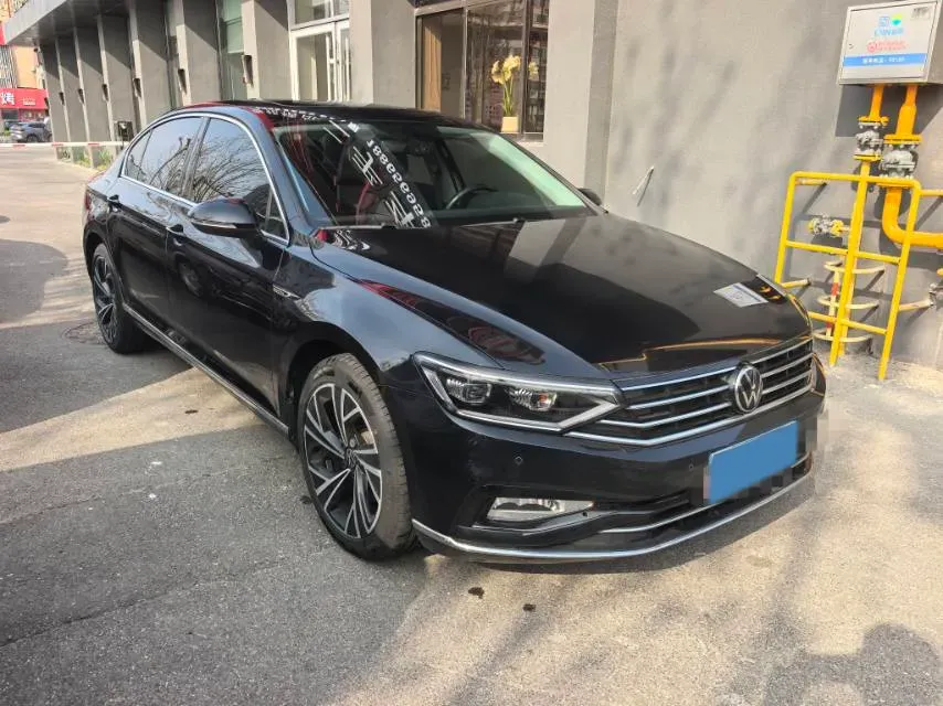 2020 Volkswagen Magotan 2.0T 186HP L4 7DCT,autocango,china used car exporter,china ev exporter,chinese used car exporter,chinese used ev exporter