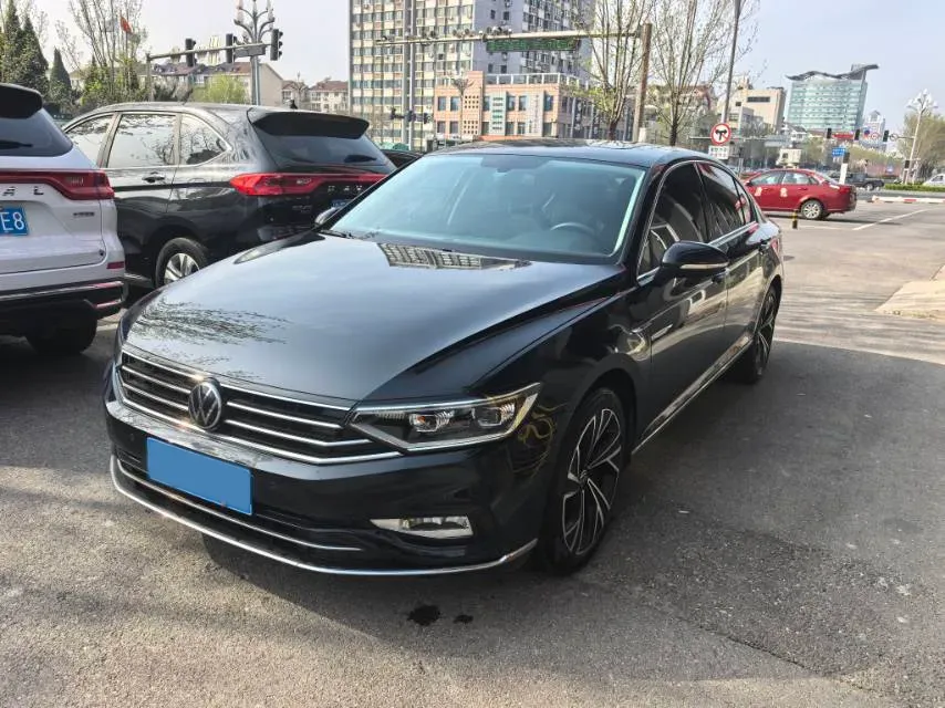 2020 Volkswagen Magotan 2.0T 186HP L4 7DCT,autocango,china used car exporter,china ev exporter,chinese used car exporter,chinese used ev exporter