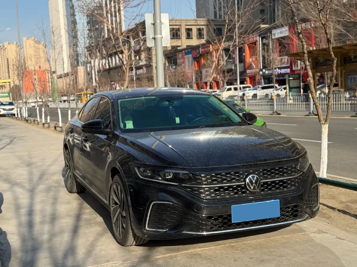 2023 Volkswagen Passat 2.0T 186HP L4 7DCT,autocango,china used car exporter,china ev exporter,chinese used car exporter,chinese used ev exporter