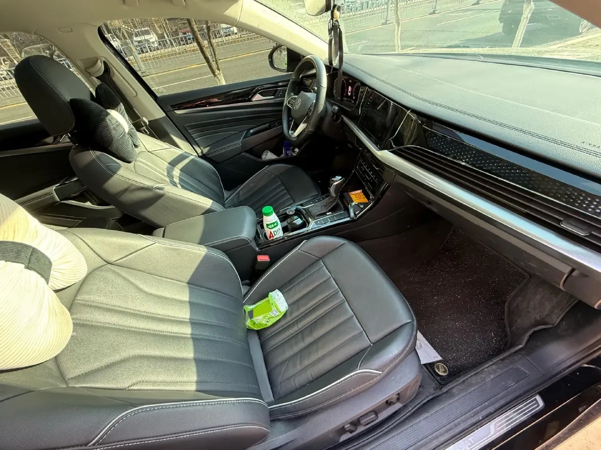 2023 Volkswagen Passat 2.0T 186HP L4 7DCT,autocango,china used car exporter,china ev exporter,chinese used car exporter,chinese used ev exporter