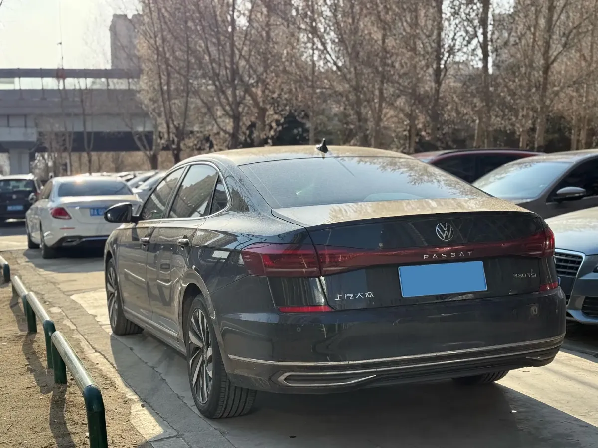 2023 Volkswagen Passat 2.0T 186HP L4 7DCT,autocango,china used car exporter,china ev exporter,chinese used car exporter,chinese used ev exporter