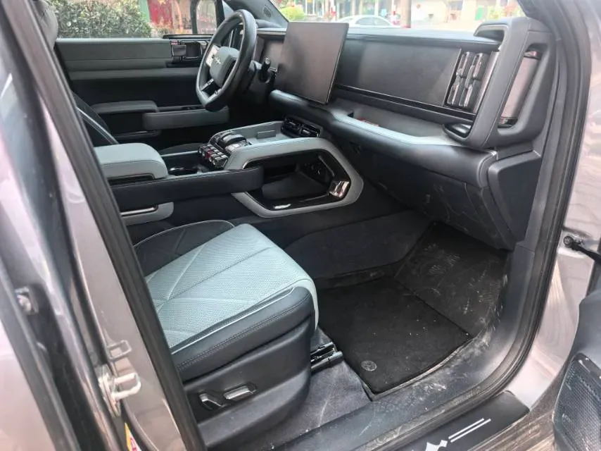 2025 FangChengBao Bao 5 1.5T 194HP L4 E-CVT PHEV 31.8KWH,autocango,china used car exporter,china ev exporter,chinese used car exporter,chinese used ev exporter