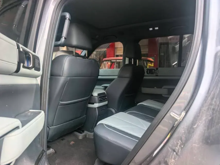 2025 FangChengBao Bao 5 1.5T 194HP L4 E-CVT PHEV 31.8KWH,autocango,china used car exporter,china ev exporter,chinese used car exporter,chinese used ev exporter