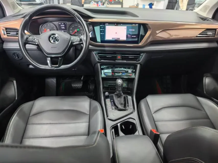 2020 Volkswagen Tharu 2.0T 186HP L4 7DCT,autocango,china used car exporter,china ev exporter,chinese used car exporter,chinese used ev exporter