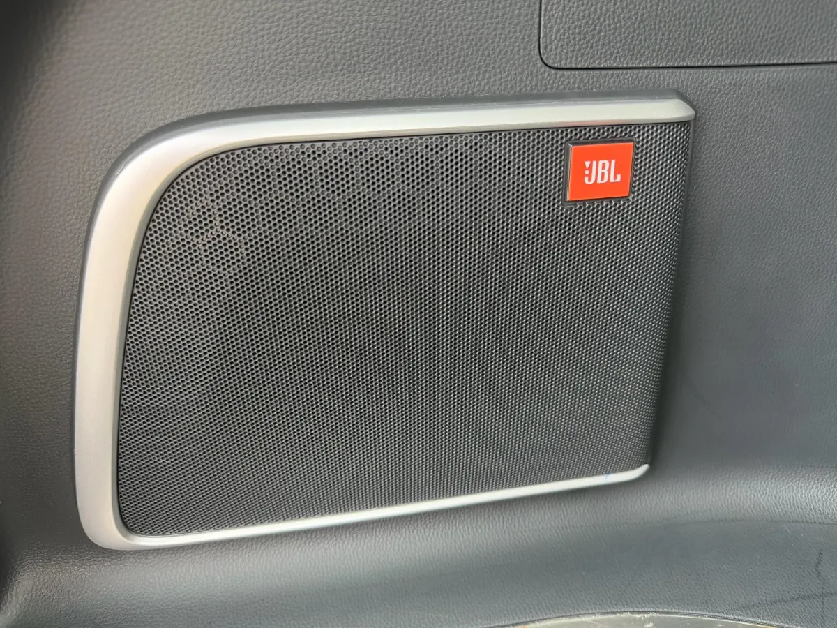 2024 Toyota Venza 2.5L 178HP L4 E-CVT Hybrid 4.9KWH,autocango,china used car exporter,china ev exporter,chinese used car exporter,chinese used ev exporter