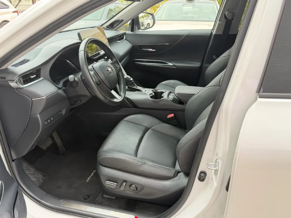2024 Toyota Venza 2.5L 178HP L4 E-CVT Hybrid 4.9KWH,autocango,china used car exporter,china ev exporter,chinese used car exporter,chinese used ev exporter