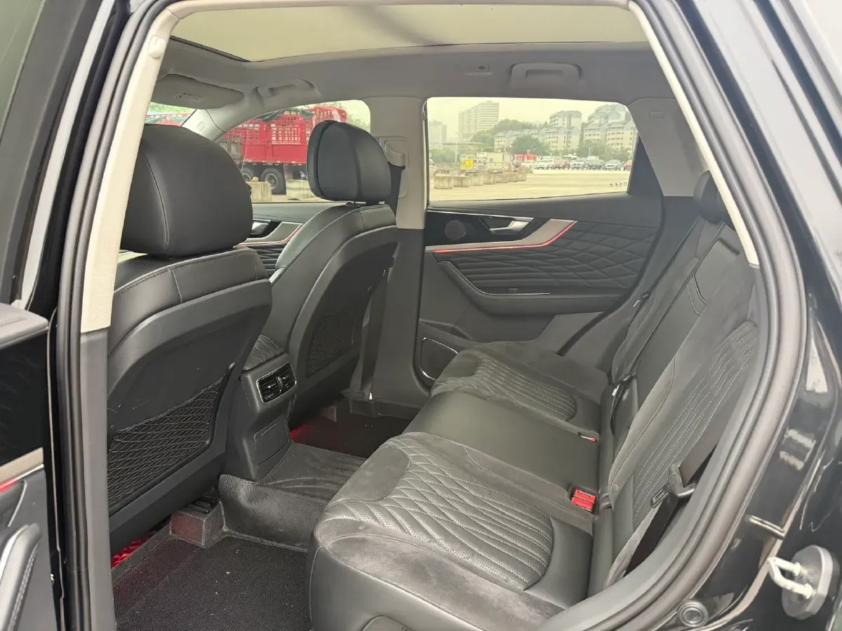 2022 HongQi HS5 2.0T 224HP L4 6AT,autocango,china used car exporter,china ev exporter,chinese used car exporter,chinese used ev exporter