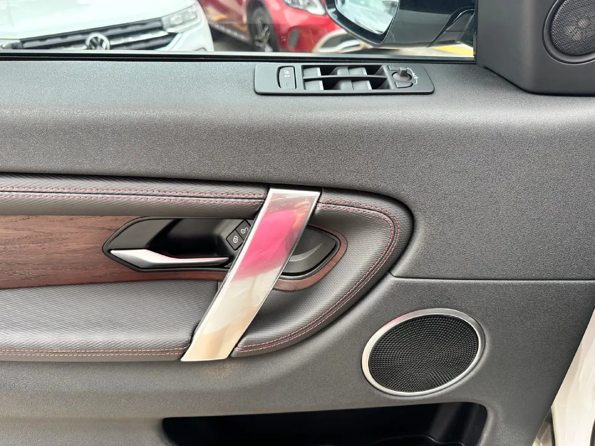 2020 Land Rover Discovery Sport 2.0T 249HP L4 9AT,autocango,china used car exporter,china ev exporter,chinese used car exporter,chinese used ev exporter