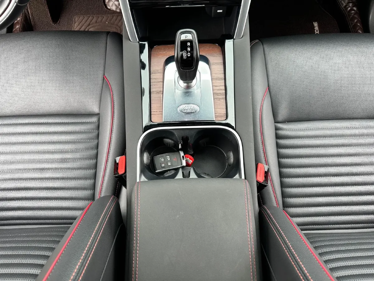 2020 Land Rover Discovery Sport 2.0T 249HP L4 9AT,autocango,china used car exporter,china ev exporter,chinese used car exporter,chinese used ev exporter