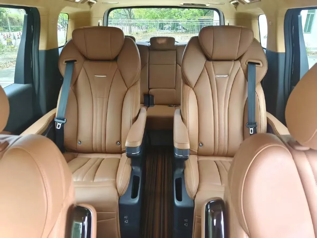 2023 HongQi HQ9 2.0T 252HP L4 8AT,autocango,china used car exporter,china ev exporter,chinese used car exporter,chinese used ev exporter