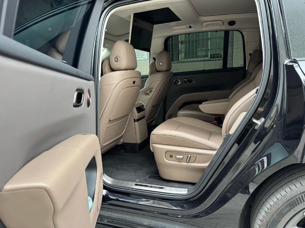 2025 Li i8 BEV,autocango,china used car exporter,china ev exporter,chinese used car exporter,chinese used ev exporter