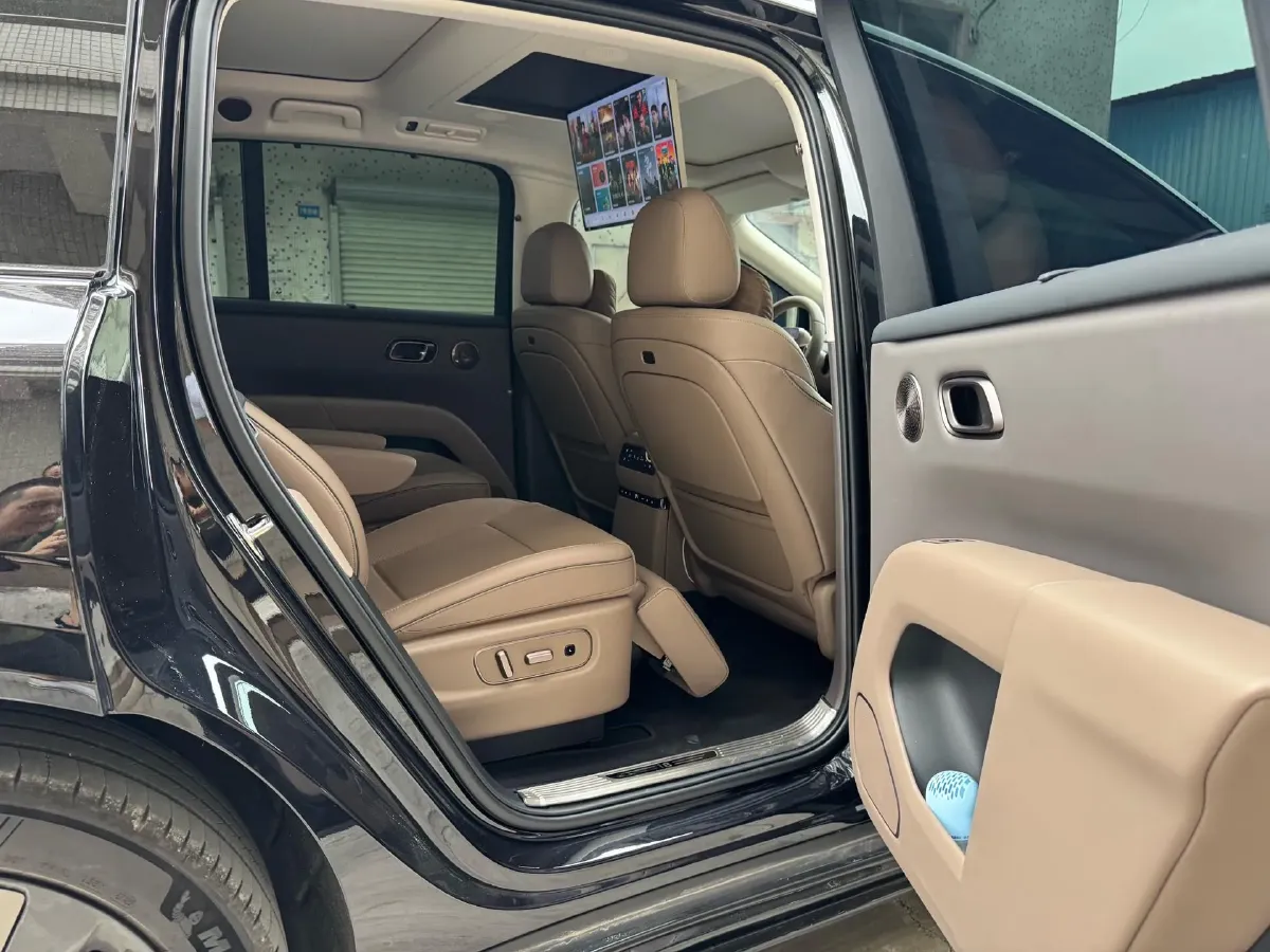 2025 Li i8 BEV,autocango,china used car exporter,china ev exporter,chinese used car exporter,chinese used ev exporter