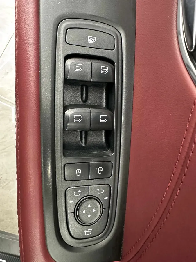 2023 ChangAn Oshan X7 Plus 1.5T 188HP L4 7DCT,autocango,china used car exporter,china ev exporter,chinese used car exporter,chinese used ev exporter