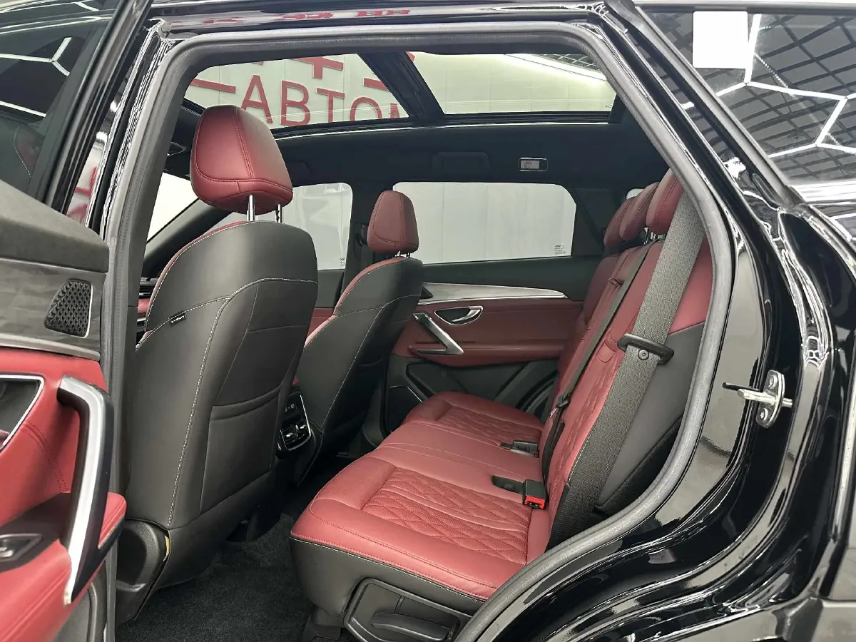 2023 ChangAn Oshan X7 Plus 1.5T 188HP L4 7DCT,autocango,china used car exporter,china ev exporter,chinese used car exporter,chinese used ev exporter