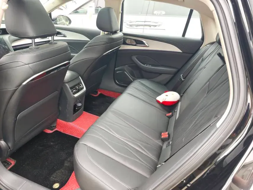 2025 HongQi H5 2.0T 224HP L4 8AT,autocango,china used car exporter,china ev exporter,chinese used car exporter,chinese used ev exporter