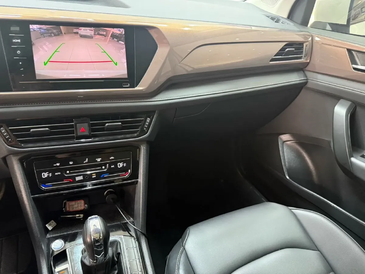 2022 Ford Transit 2.0T 202HP L4 6AT,autocango,china used car exporter,china ev exporter,chinese used car exporter,chinese used ev exporter