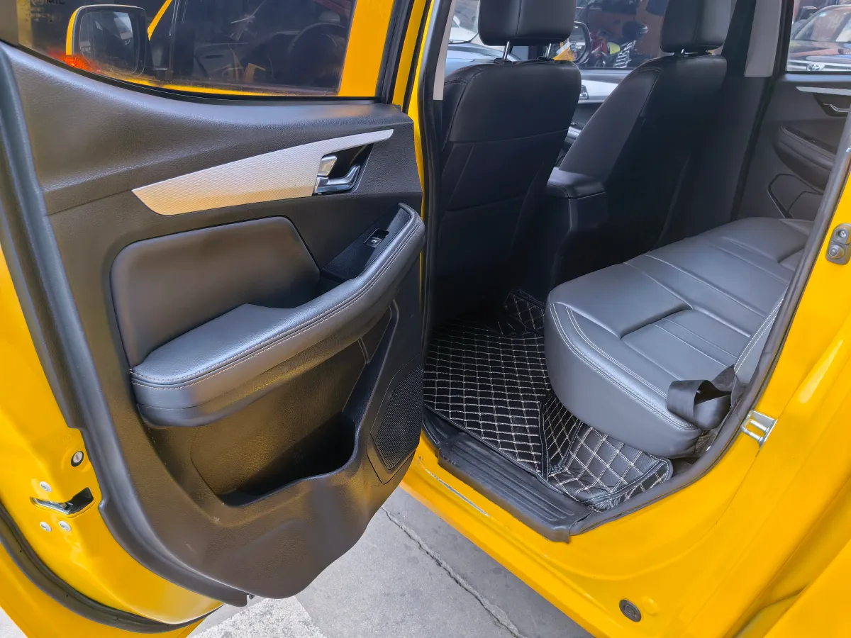 2023 Isuzu RE-MAX Jim 2.5T 143HP L4 6MT,autocango,china used car exporter,china ev exporter,chinese used car exporter,chinese used ev exporter