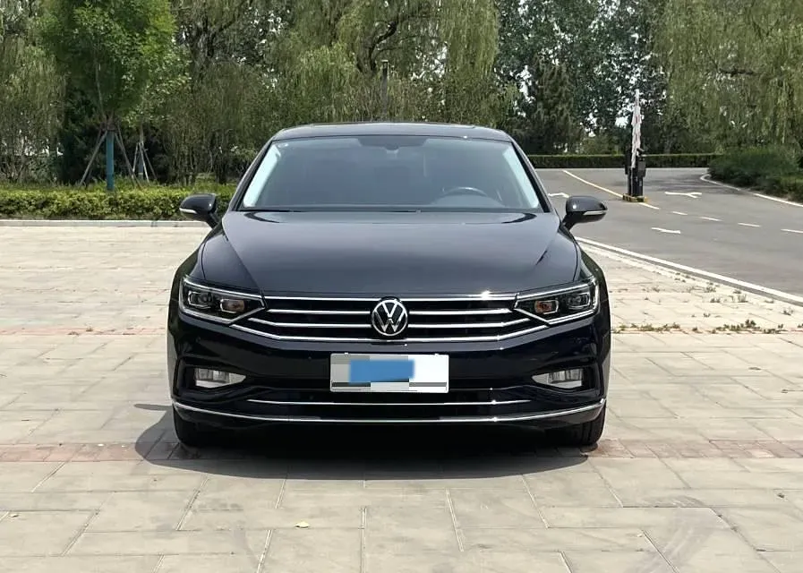 2020 Volkswagen Magotan 2.0T 186HP L4 7DCT,autocango,china used car exporter,china ev exporter,chinese used car exporter,chinese used ev exporter
