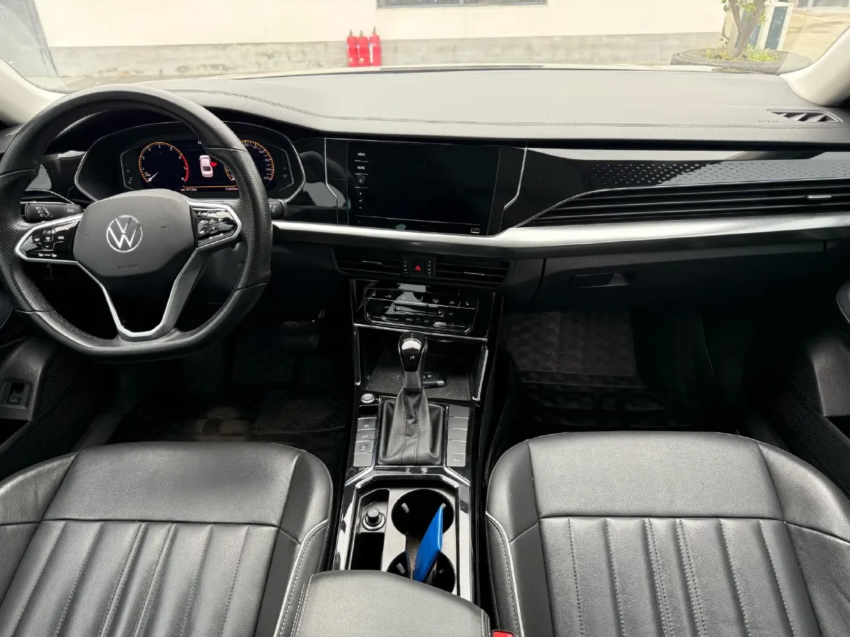 2023 Volkswagen Passat 2.0T 186HP L4 7DCT,autocango,china used car exporter,china ev exporter,chinese used car exporter,chinese used ev exporter