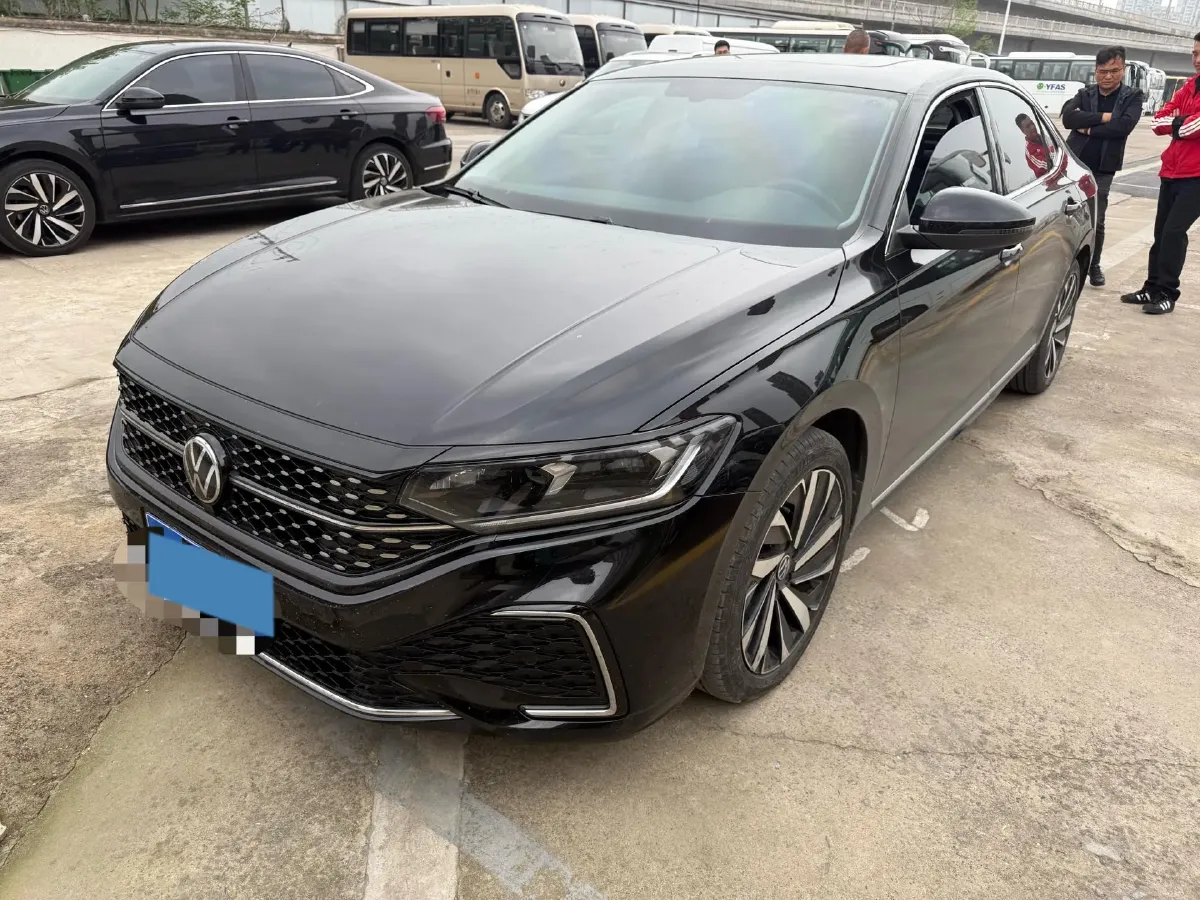 2023 Volkswagen Passat 2.0T 186HP L4 7DCT,autocango,china used car exporter,china ev exporter,chinese used car exporter,chinese used ev exporter