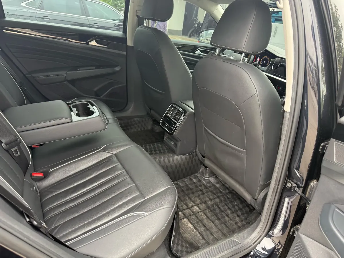 2023 Volkswagen Passat 2.0T 186HP L4 7DCT,autocango,china used car exporter,china ev exporter,chinese used car exporter,chinese used ev exporter