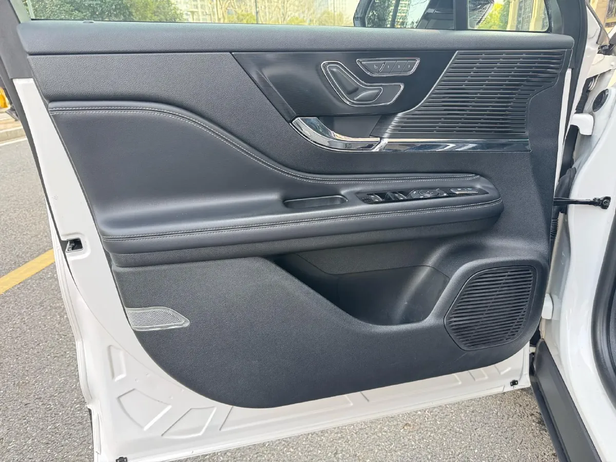 2020 Lincoln Corsair 2.0T 245HP L4 8AT,autocango,china used car exporter,china ev exporter,chinese used car exporter,chinese used ev exporter