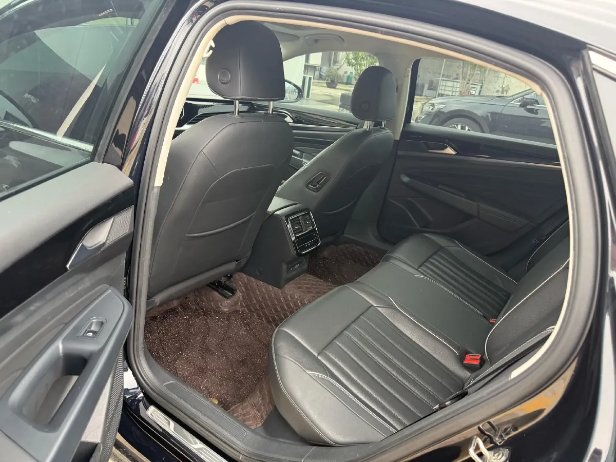 2023 Volkswagen Passat 2.0T 186HP L4 7DCT,autocango,china used car exporter,china ev exporter,chinese used car exporter,chinese used ev exporter