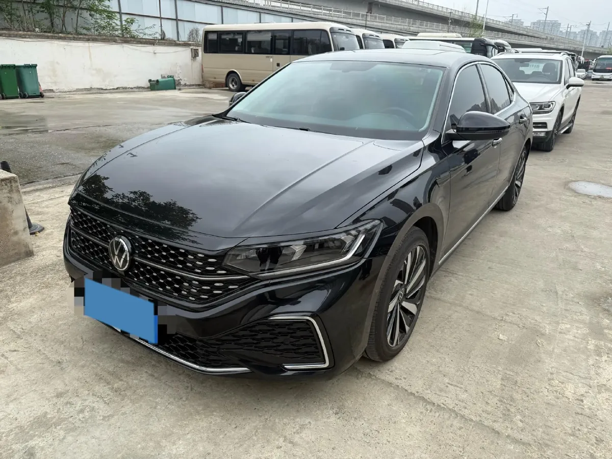 2023 Volkswagen Passat 2.0T 186HP L4 7DCT,autocango,china used car exporter,china ev exporter,chinese used car exporter,chinese used ev exporter