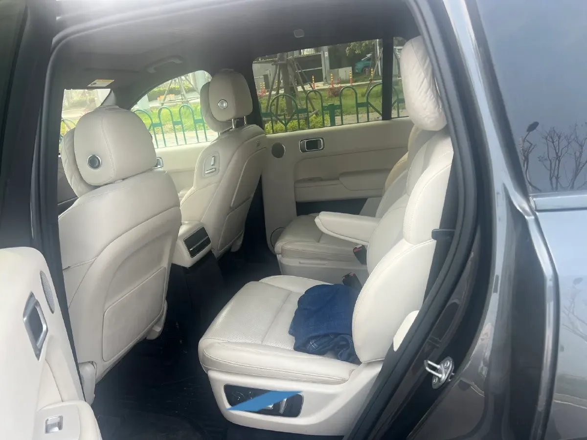 2022 Li L9 Range Extended 154HP REEV 42.6KWH,autocango,china used car exporter,china ev exporter,chinese used car exporter,chinese used ev exporter