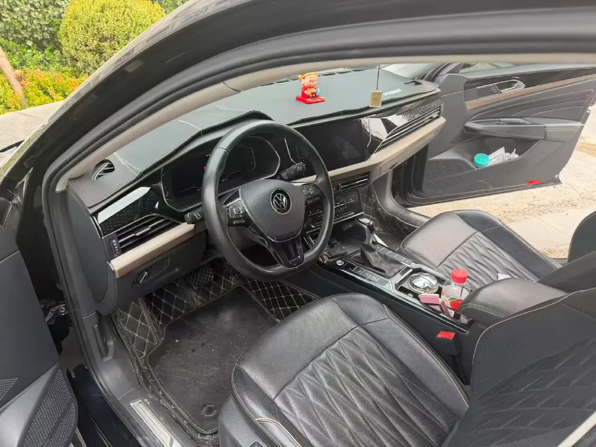 2020 Volkswagen Passat 2.0T 186HP L4 7DCT,autocango,china used car exporter,china ev exporter,chinese used car exporter,chinese used ev exporter