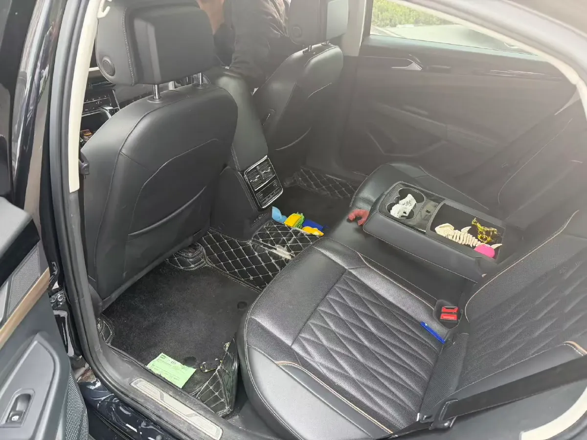 2020 Volkswagen Passat 2.0T 186HP L4 7DCT,autocango,china used car exporter,china ev exporter,chinese used car exporter,chinese used ev exporter