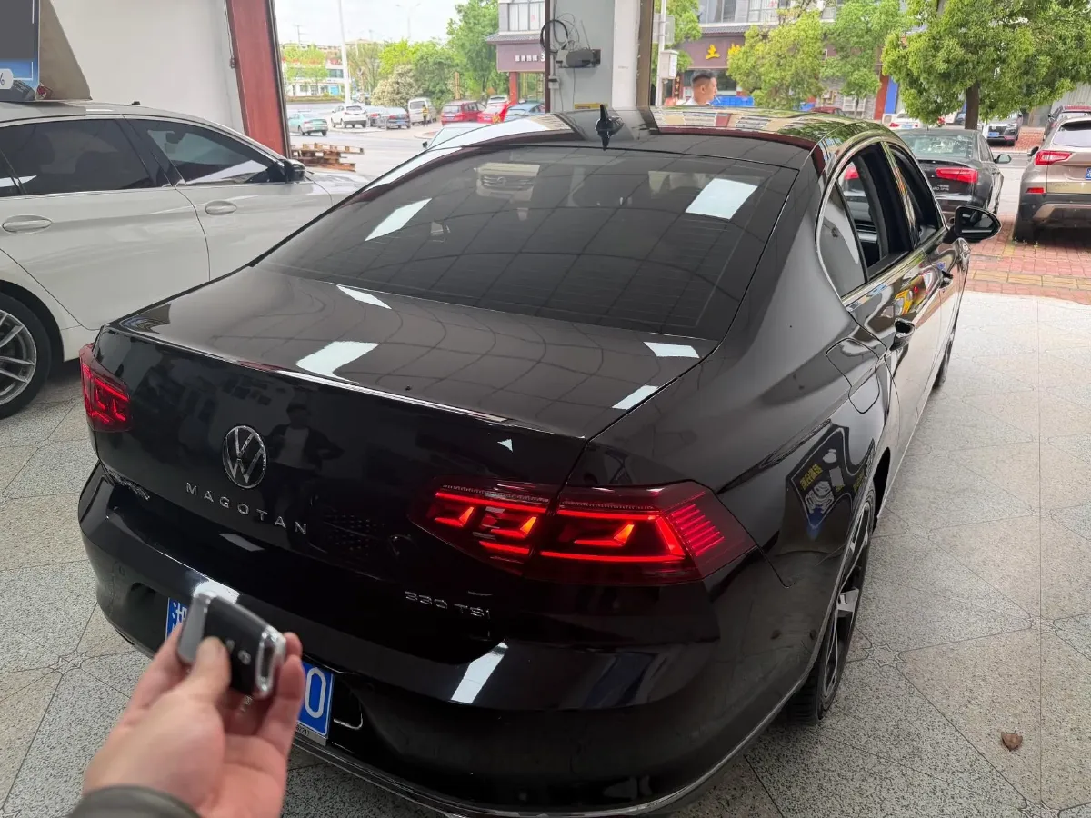 2023 Volkswagen Magotan 2.0T 186HP L4 7DCT,autocango,china used car exporter,china ev exporter,chinese used car exporter,chinese used ev exporter