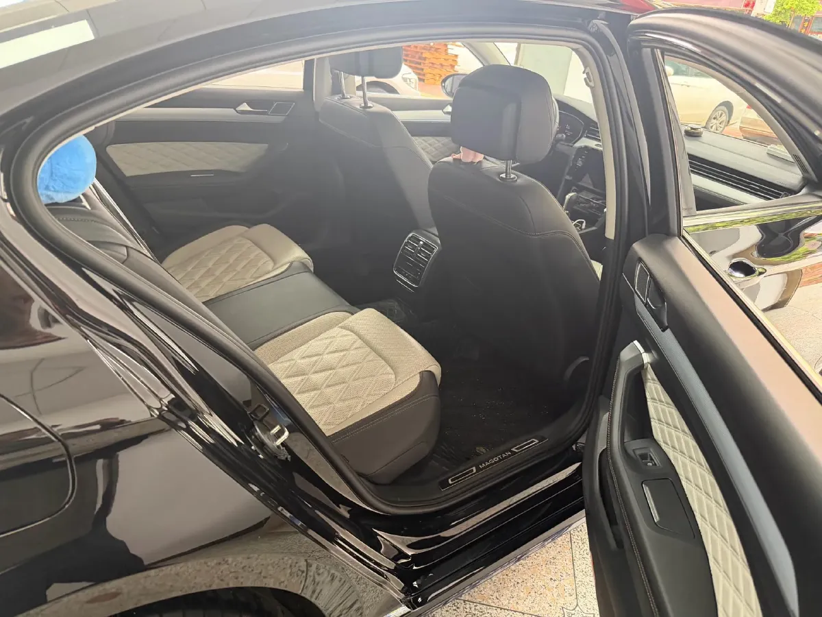 2023 Volkswagen Magotan 2.0T 186HP L4 7DCT,autocango,china used car exporter,china ev exporter,chinese used car exporter,chinese used ev exporter