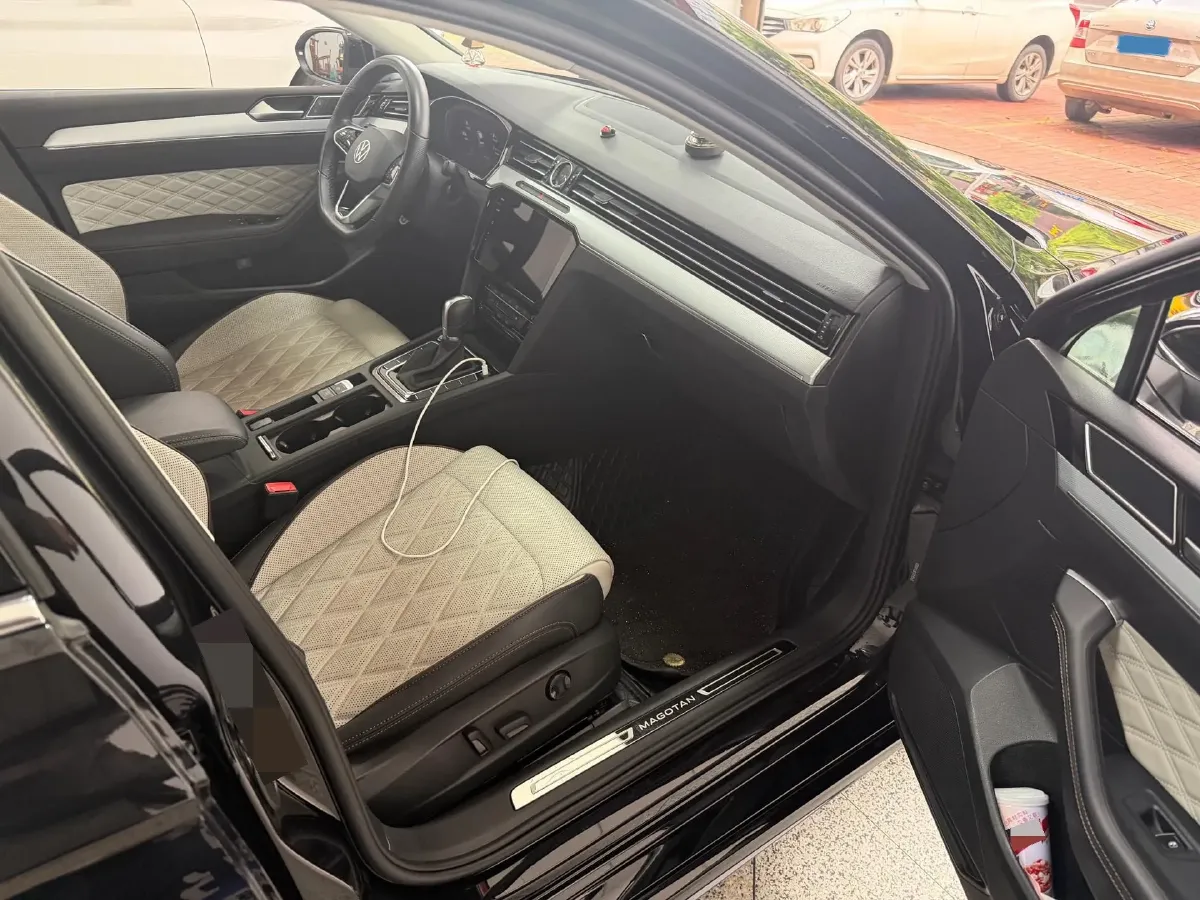 2023 Volkswagen Magotan 2.0T 186HP L4 7DCT,autocango,china used car exporter,china ev exporter,chinese used car exporter,chinese used ev exporter