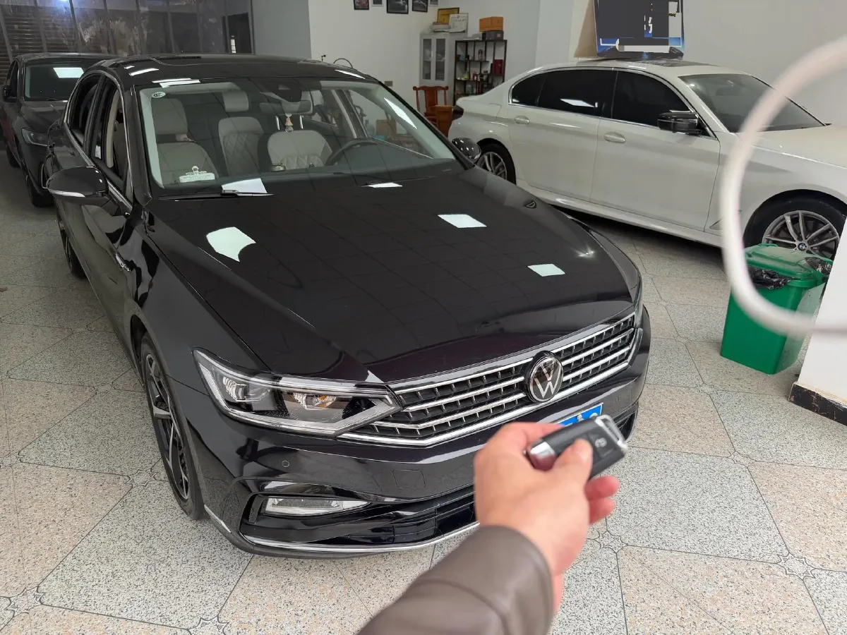 2023 Volkswagen Magotan 2.0T 186HP L4 7DCT,autocango,china used car exporter,china ev exporter,chinese used car exporter,chinese used ev exporter