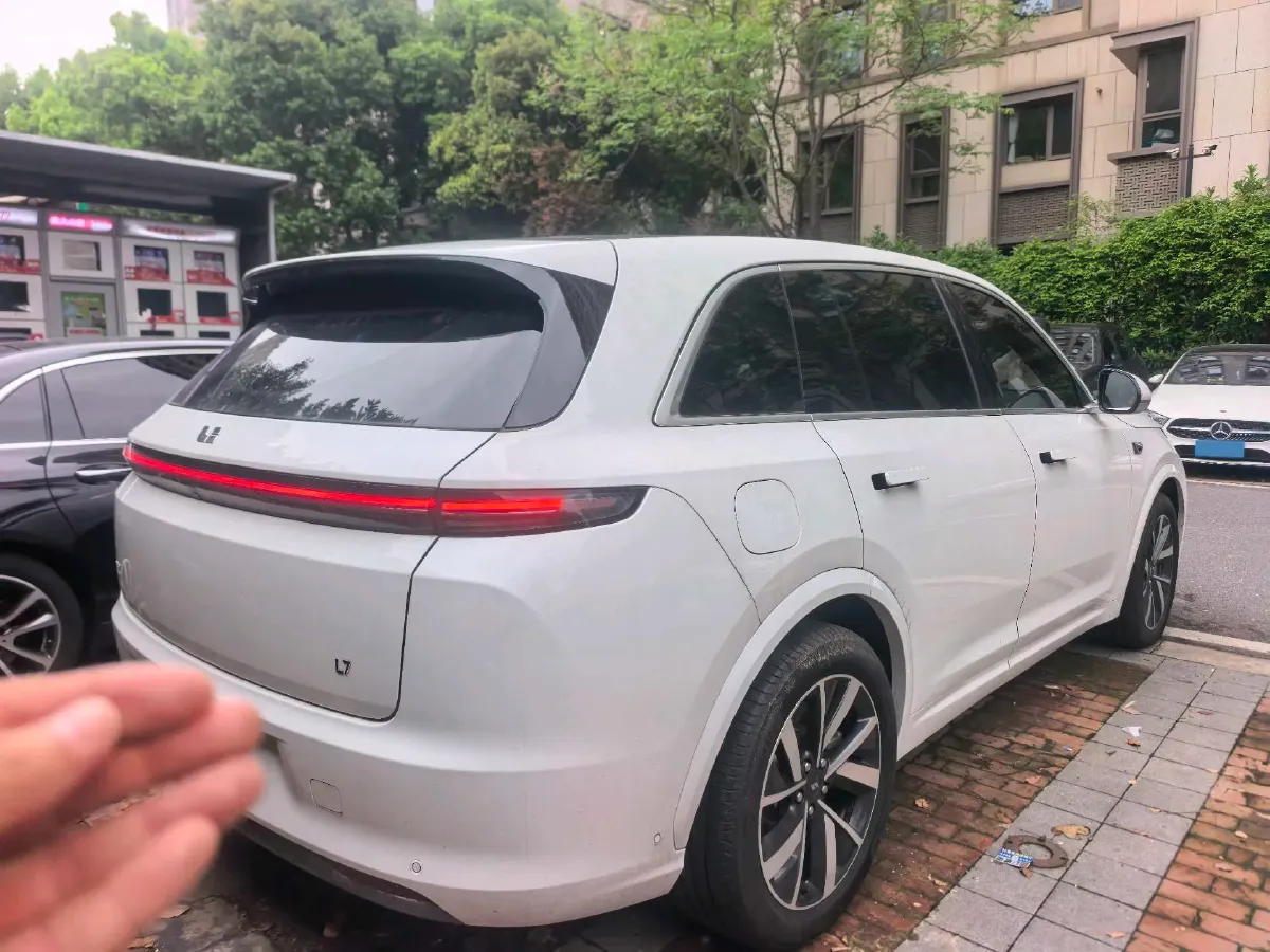 2023 Li L7 Range Extended 154HP REEV 40.9KWH,autocango,china used car exporter,china ev exporter,chinese used car exporter,chinese used ev exporter