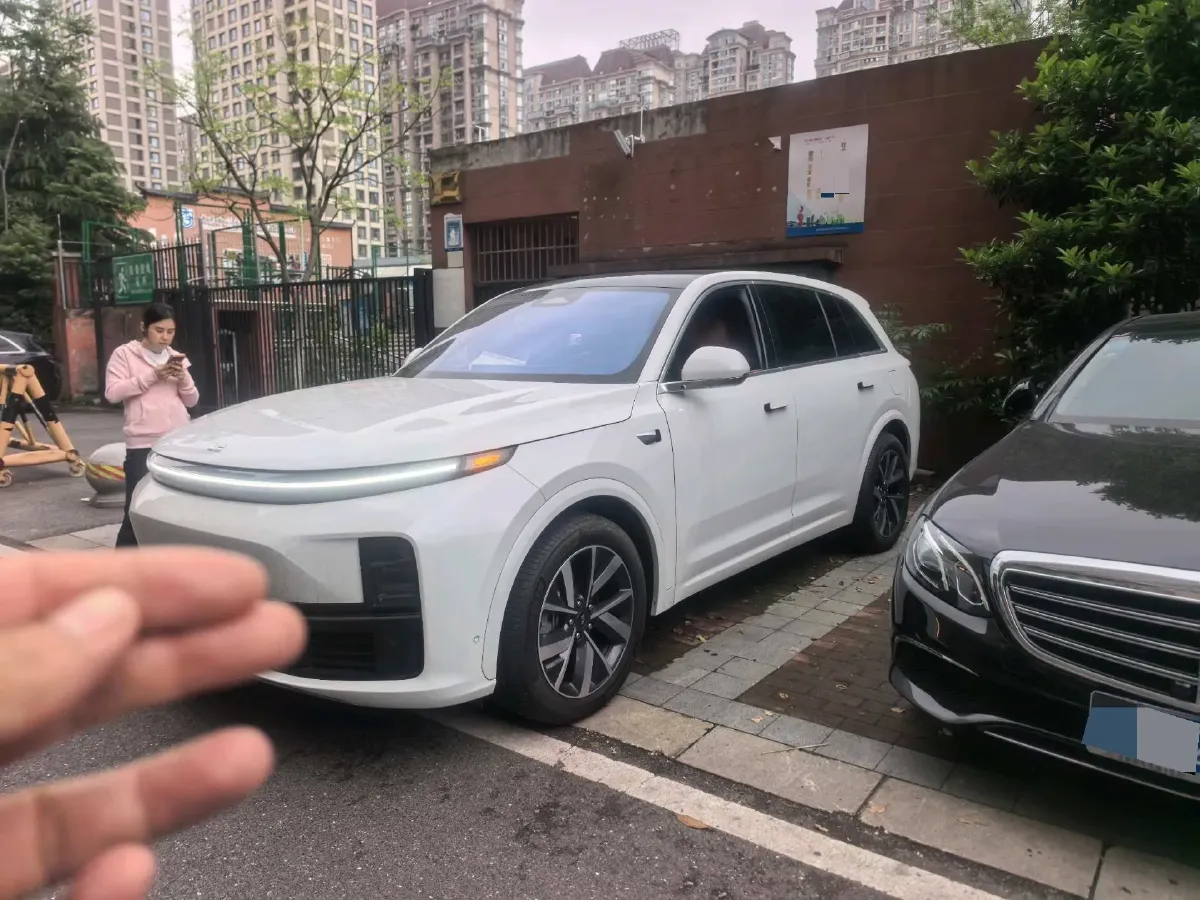 2023 Li L7 Range Extended 154HP REEV 40.9KWH,autocango,china used car exporter,china ev exporter,chinese used car exporter,chinese used ev exporter