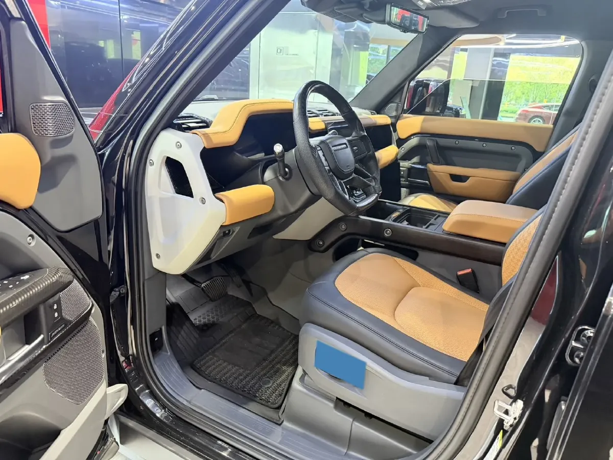 2021 Land Rover Defender 3.0T 400HP L6 8AT,autocango,china used car exporter,china ev exporter,chinese used car exporter,chinese used ev exporter