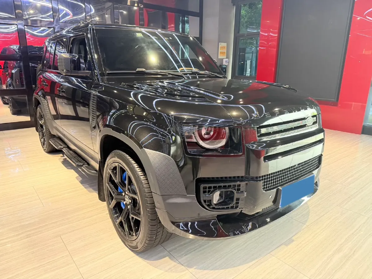 2021 Land Rover Defender 3.0T 400HP L6 8AT,autocango,china used car exporter,china ev exporter,chinese used car exporter,chinese used ev exporter