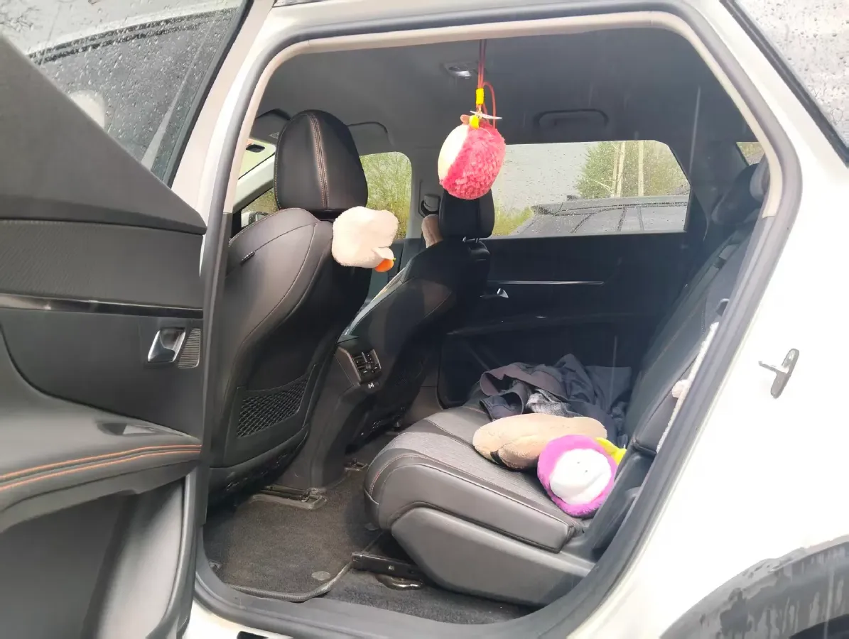 2021 Peugeot 5008 1.6T 170HP L4 8AT,autocango,china used car exporter,china ev exporter,chinese used car exporter,chinese used ev exporter