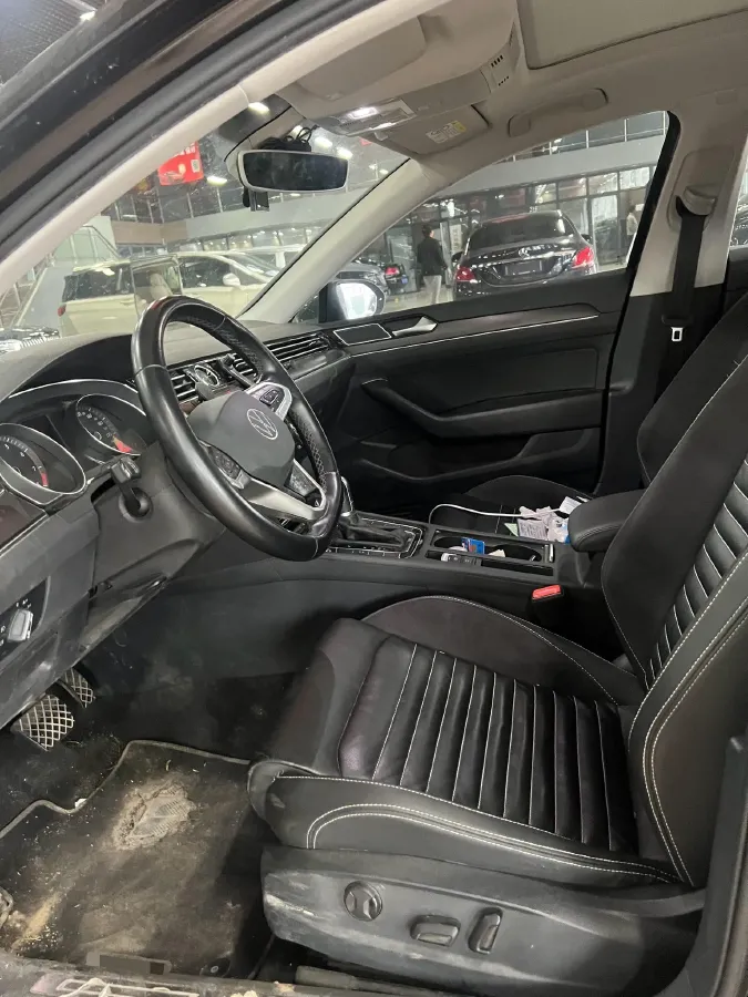 2020 Volkswagen Magotan 2.0T 186HP L4 7DCT,autocango,china used car exporter,china ev exporter,chinese used car exporter,chinese used ev exporter