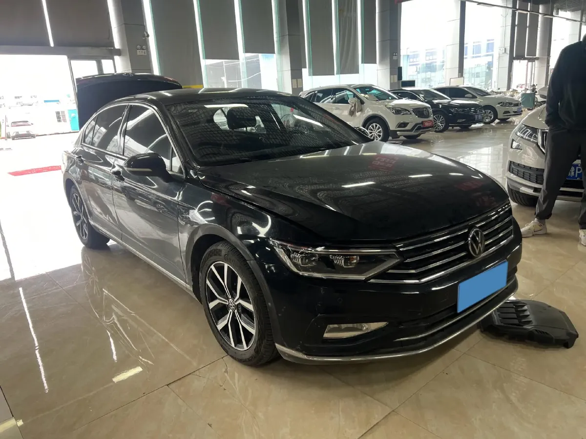 2020 Volkswagen Magotan 2.0T 186HP L4 7DCT,autocango,china used car exporter,china ev exporter,chinese used car exporter,chinese used ev exporter