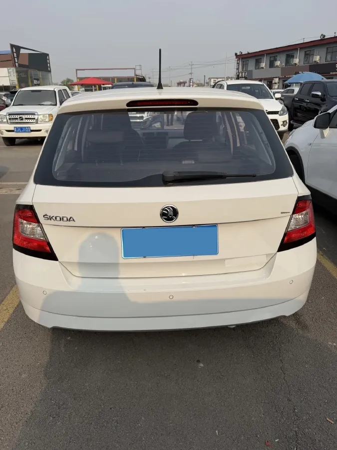 2017 Skoda Fabia 1.4L 90HP L4 6AT,autocango,china used car exporter,china ev exporter,chinese used car exporter,chinese used ev exporter