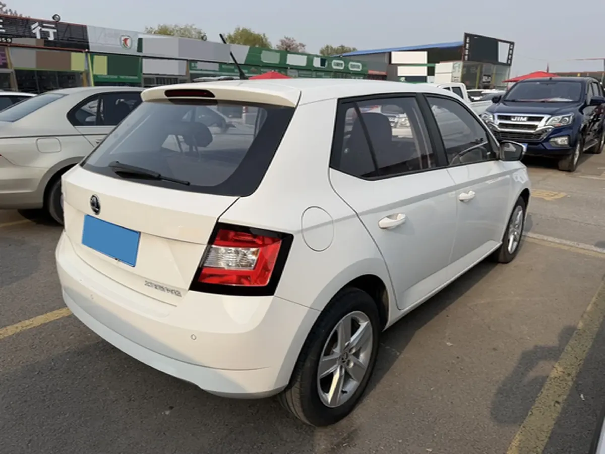 2017 Skoda Fabia 1.4L 90HP L4 6AT,autocango,china used car exporter,china ev exporter,chinese used car exporter,chinese used ev exporter