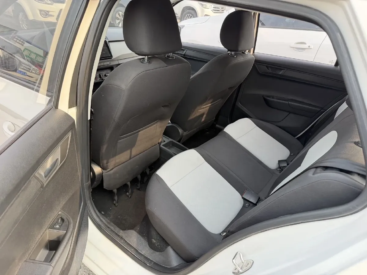 2017 Skoda Fabia 1.4L 90HP L4 6AT,autocango,china used car exporter,china ev exporter,chinese used car exporter,chinese used ev exporter